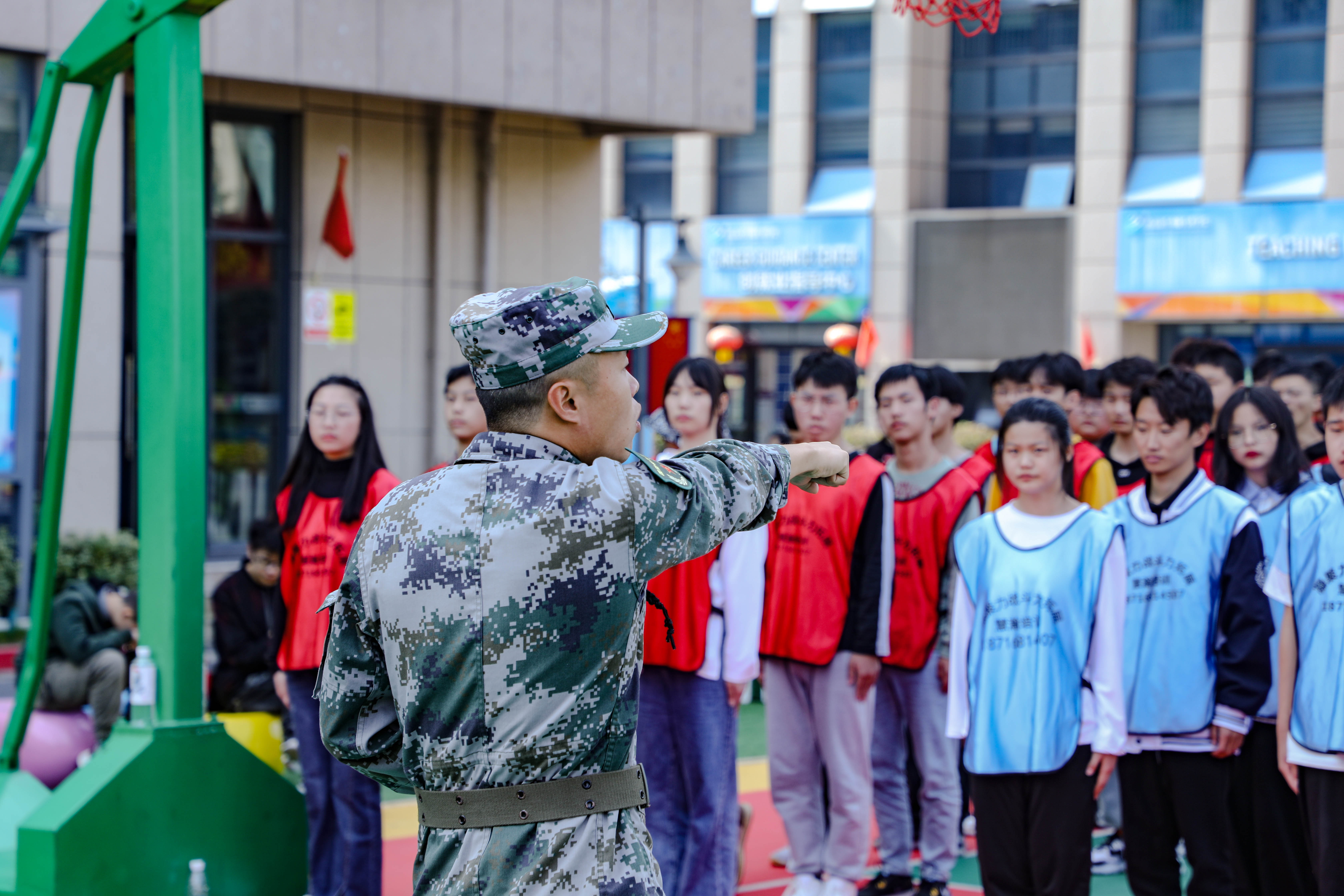 南京新華2021年度素質(zhì)養(yǎng)成月暨職業(yè)素質(zhì)拓展訓(xùn)練啟動儀式隆重舉行